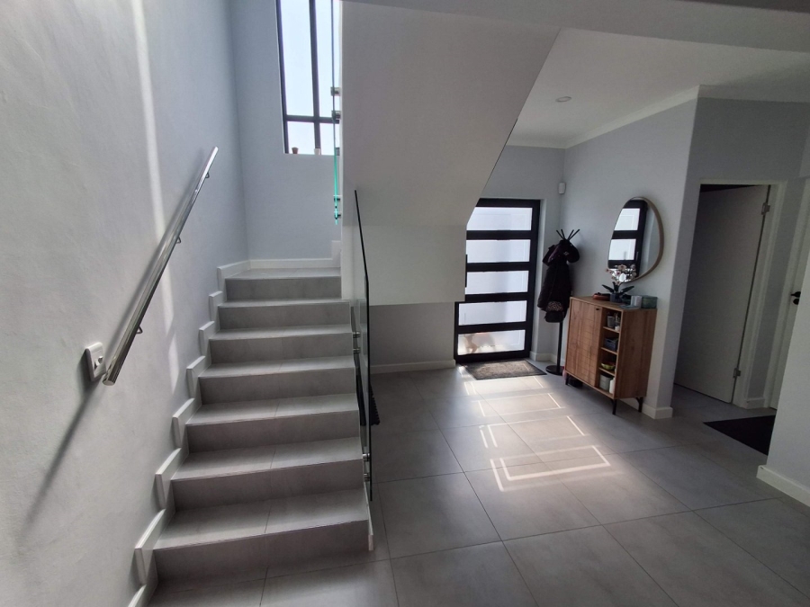 4 Bedroom Property for Sale in Sandown Western Cape